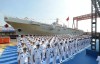 中国海军首艘两栖攻击舰下水