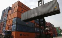 中国出口连超预期 疑虚假贸易跨境套利