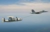 美国海军接收首架具备空中加油能力的E-2D“先进鹰眼”舰载预警机