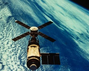 太空探索_副本